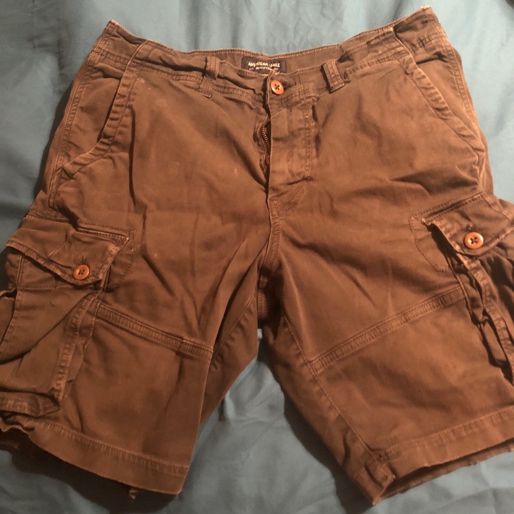 Men’s American Eagle cargo shorts